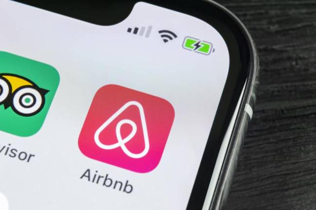 Community Survey: Airbnbs, Vacation Rentals in Town Community Survey: Airbnbs, Vacation Rentals in Town