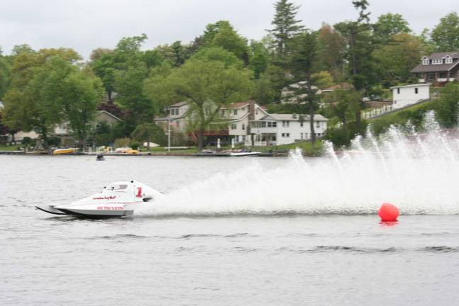 Speed boat racing returns to Greenwood Lake in June File photo
