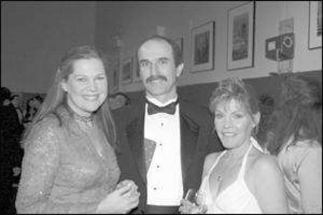 Fundraiser nets $300,000 for Tuxedo Park School Fundraiser nets $300,000 for Tuxedo Park School