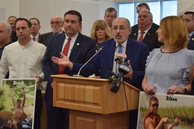Orange County urges state action on fentanyl ‘analogues’ Photo by Erika Norton Orange County Executive Assistant District Attorney Robert Conflitti urges lawmakers to act on fentanyl analogues at a press conference last week.