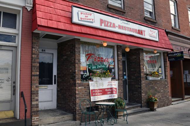 Burglar found hiding in ceiling of Frank’s Pizzeria Photos by Erika Norton Frank's Pizzeria, located in the heart of downtown Warwick, celebrated it's 40th anniversary this past June.