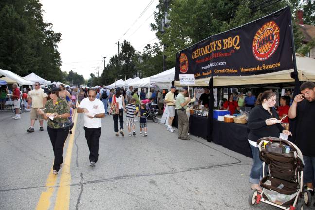 Florida Family Fun Fest announces honorees Photo by Robert G. Breese People enjoy the beautiful weather and take in all the varieties of food at the Florida Funfest