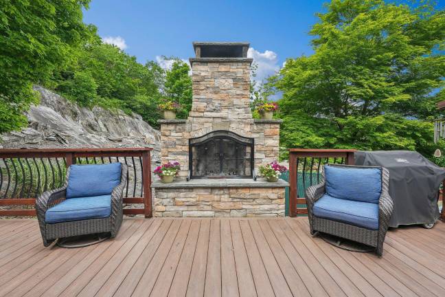 Modern Retreat in Greenwood Lake Modern Retreat in Greenwood Lake
