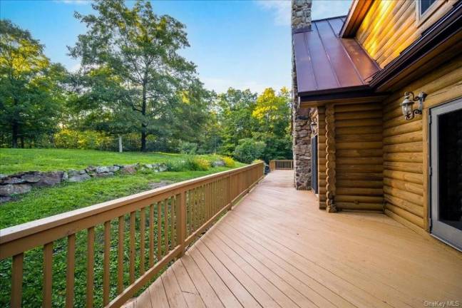 Remarkable 3,600-foot log home