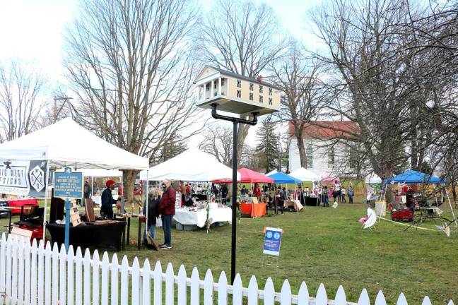 The Thanksgiving Weekend event featured 20 vendors with hand-crafted holiday gift items.
