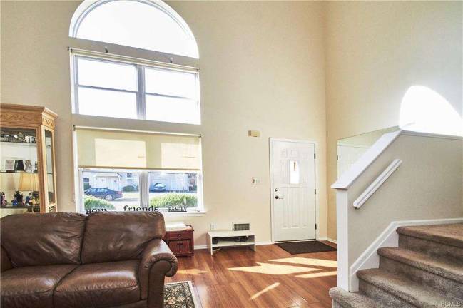A wonderful home awaits with an excellent location and a maintenance-free lifestyle A wonderful home awaits with an excellent location and a maintenance-free lifestyle