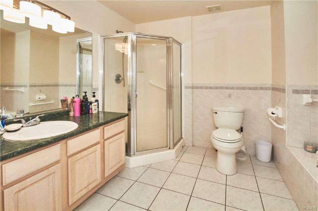 A wonderful home awaits with an excellent location and a maintenance-free lifestyle A wonderful home awaits with an excellent location and a maintenance-free lifestyle