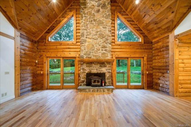 Remarkable 3,600-foot log home