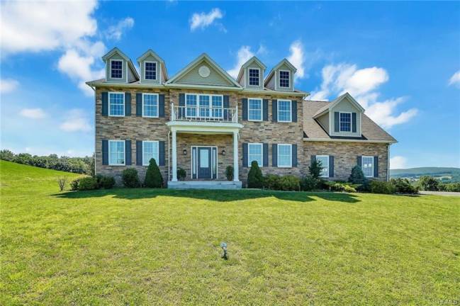 Welcome home to Pelton Crossing Welcome home to Pelton Crossing