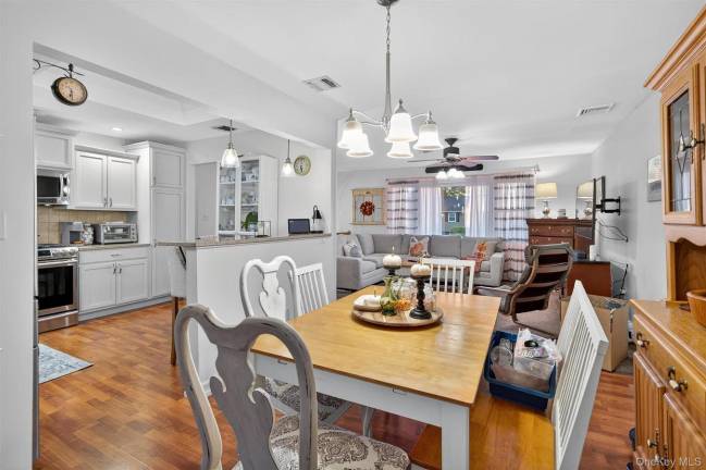 Inviting 3-bedroom home Inviting 3-bedroom home