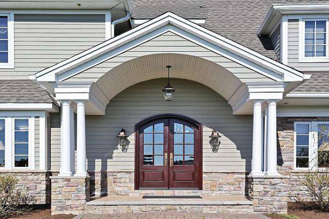This Kings Ridge Road property is a home fit for royalty This Kings Ridge Road property is a home fit for royalty