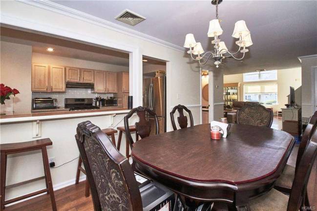 A wonderful home awaits with an excellent location and a maintenance-free lifestyle A wonderful home awaits with an excellent location and a maintenance-free lifestyle