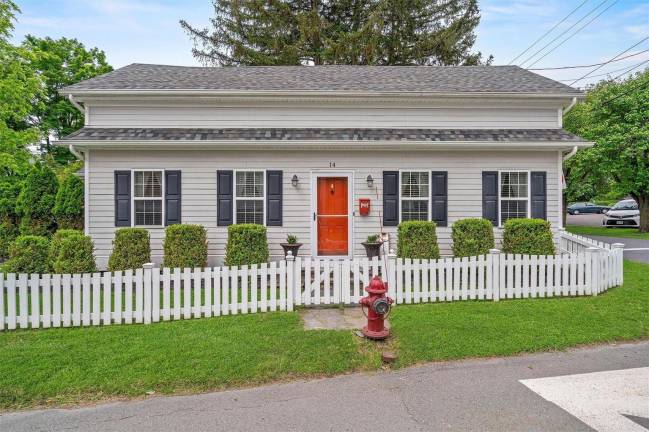 Picket Fence Perfection Picket Fence Perfection