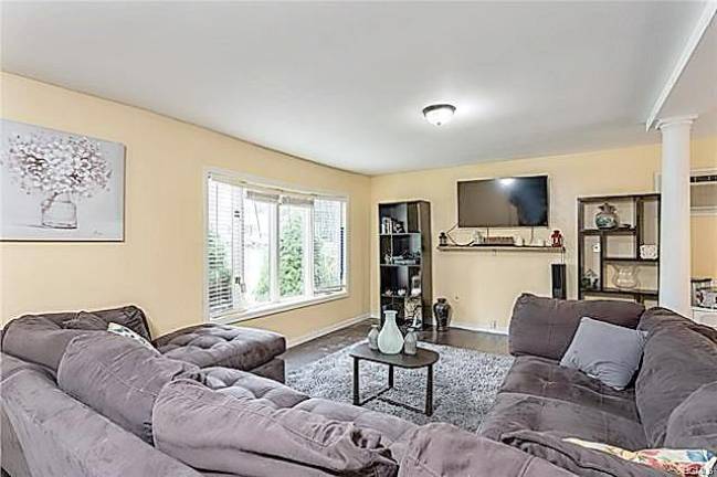 This spacious home in Warwick is a must see is This spacious home in Warwick is a must see is