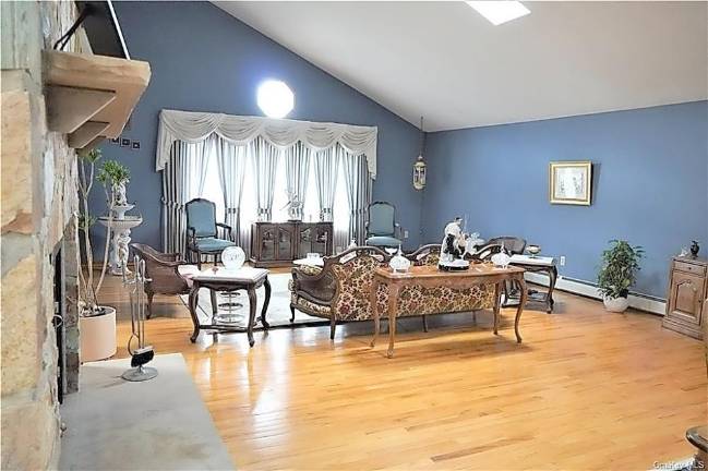 Land, luxury and opportunity in Warwick Land, luxury and opportunity in Warwick