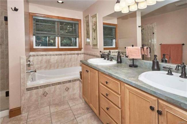 This well-appointed Colonial awaits you This well-appointed Colonial awaits you