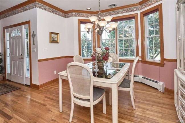 This well-appointed Colonial awaits you This well-appointed Colonial awaits you