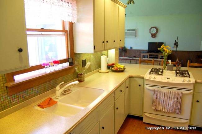 Four bedroom ranch on Kings Highway offers privacy as well as room to grow Four bedroom ranch on Kings Highway offers privacy as well as room to grow