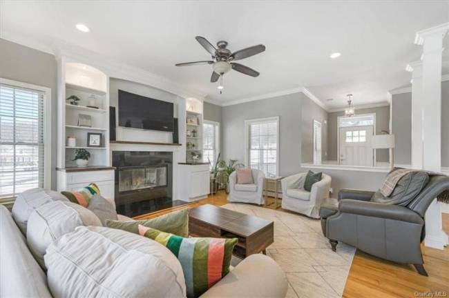 Amazing home with pool and movie theater Amazing home with pool and movie theater