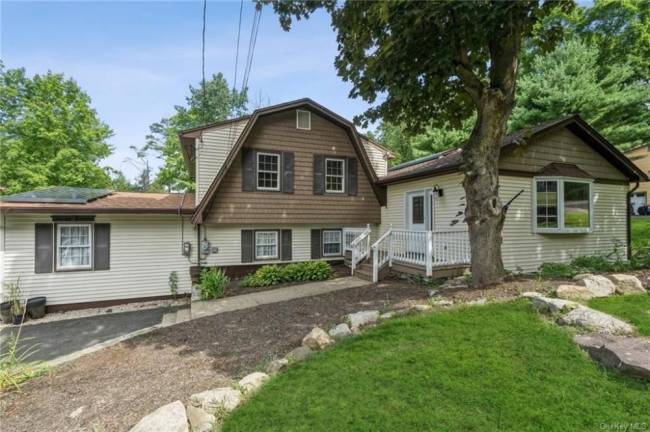 Beautifully maintained, split-level home is move-in ready