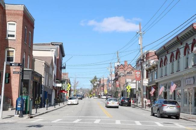 Main Street may close this week to vehicular traffic from 4 to 10 p.m. Thursdays through Saturdays and on Sundays from 11 a.m. to 4 p.m. to allow restaurants to set up tables on what will effectively be a pedestrian mall. File photo by Roger Gavan.