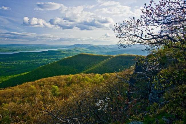 Photographing the Grand Landscape master class at Orange Hall Gallery Catskill View from Overlook Mountain.