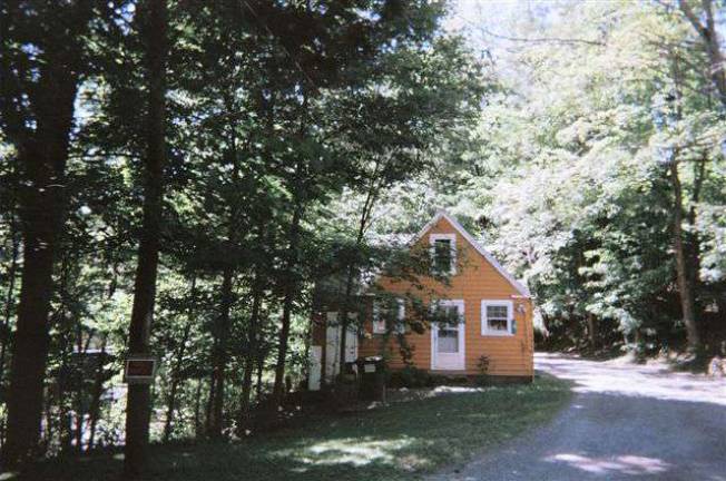 Millpond: One of a kind estate in Bellvale Caretaker cottage.