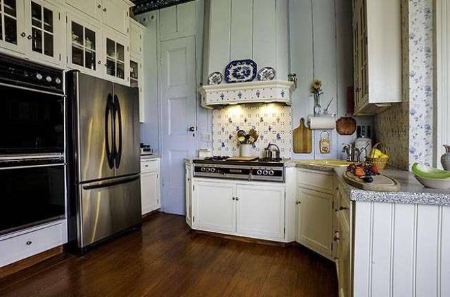 The Peach Grove Inn is on the market The Peach Grove Inn is on the market