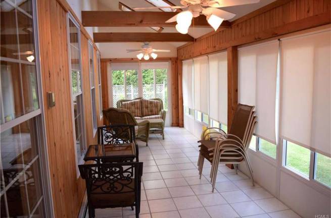 This is a quality built, move-in ready home in excellent condition This is a quality built, move-in ready home in excellent condition