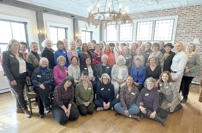 Group photo of Warwick Valley Gardeners members