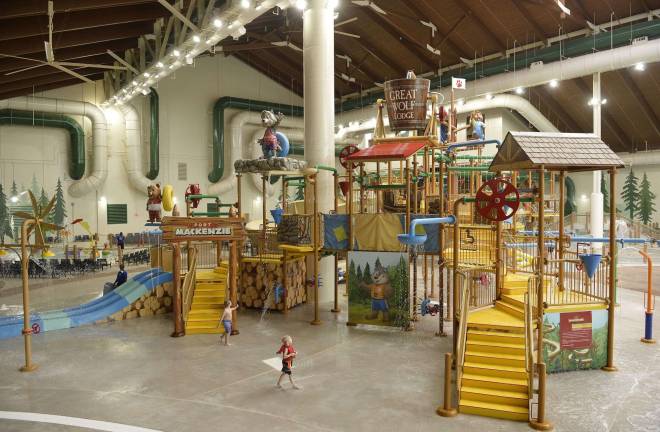 Great Wolf Lodge plans indoor waterpark in Orange County There are currently 17 Great Wolf Lodge locations across North America, including a popular location in the Poconos since 2005. There are also several new locations under construction, including two in Canada, two in California, one in Texas, one in Florida and one in Arizona opening next year.