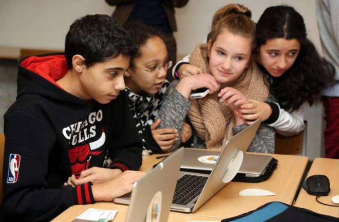 Library hosts program on Nov. 11: Keeping your kids safe online Photo illustration Come to Albert Wisner Public Library on Saturday, Nov. 11, for a presentation by Family Central on "What to Know About Parental Controls: Keeping Your Kids Safe Online."