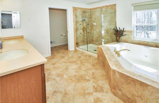 Meticulously maintained and well-appointed Meticulously maintained and well-appointed