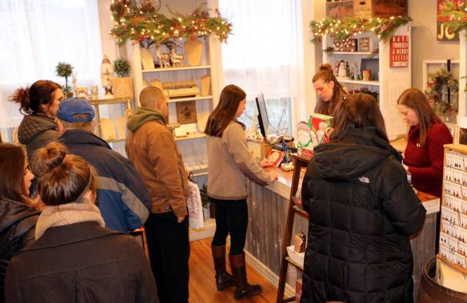 Warwick businesses enjoy successful holiday season Katie Schlichting, who directs online sales and social media for the popular Frazzleberries gift shop, reported that this year's “Home for the Holidays” promotion was simply the best for local business.