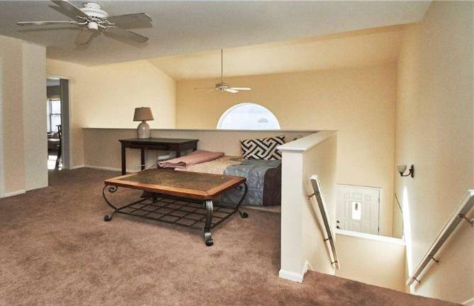 A wonderful home awaits with an excellent location and a maintenance-free lifestyle A wonderful home awaits with an excellent location and a maintenance-free lifestyle