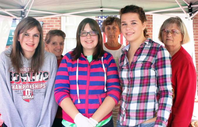 Applefest draws thousands - again Photo by Fern Parkin The Apple Pie Contest volunteers, rear, from left: Phoebe Huttner (judge), Ruth Durland (judge) and Marie DeMarmels (coordinator of event); front from left, 4H teen members Autumn Ericsson, Sydney Parkin and Bridgett DeHann.