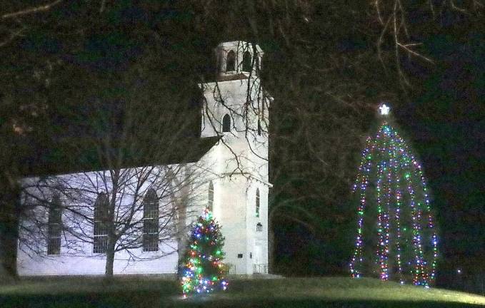 This year a smaller tree, which is intended to replace the very tall and difficult to decorate tree, was also lit.