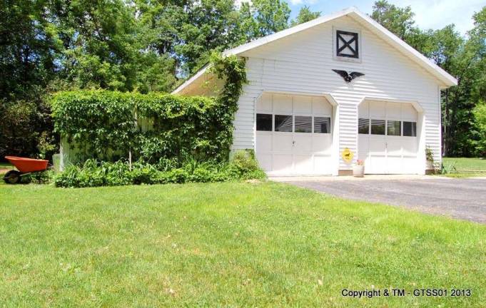 Four bedroom ranch on Kings Highway offers privacy as well as room to grow Four bedroom ranch on Kings Highway offers privacy as well as room to grow