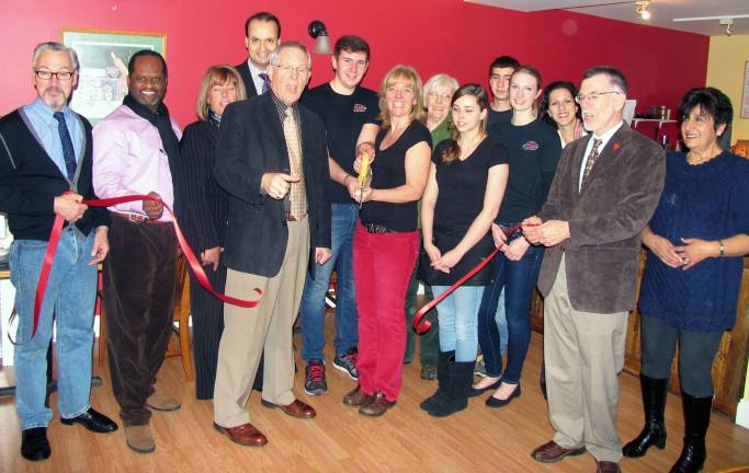 Noble Pies opens Warwick café Photo by Roger Gavan On Dec. 7, Town of Warwick Supervisor Michael Sweeton, Mayor Michael Newhard and members of the Warwick Valley Chamber of Commerce Board of Directors joined co-owner Leslie Noble and her staff for the official grand opening of Noble Pies CafÈ.