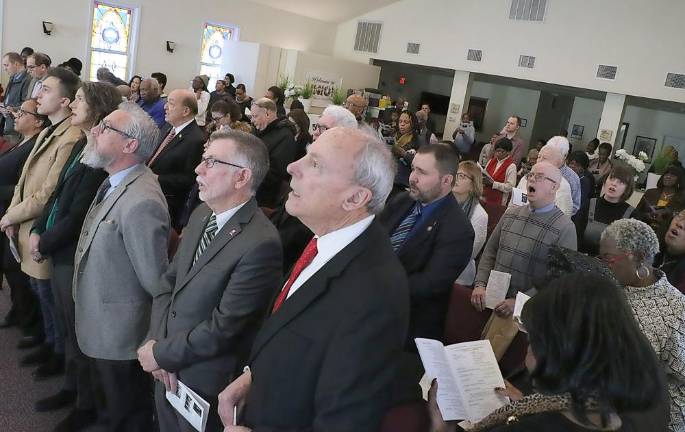 Rev. Bryan K. Lyle led the congregation in the opening hymn, “Lift every voice and sing,” by James Weldon Johnson.