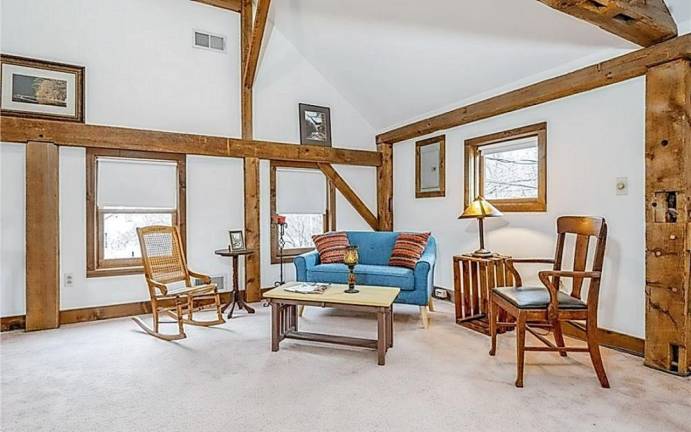Fantastic multi-use opportunity in historic Warwick area Fantastic multi-use opportunity in historic Warwick area