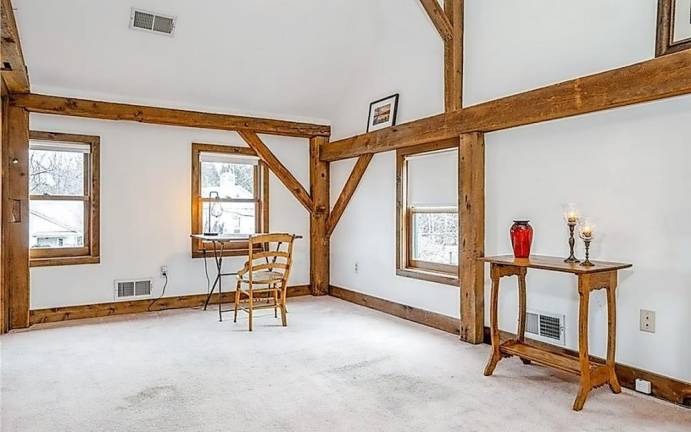 Fantastic multi-use opportunity in historic Warwick area Fantastic multi-use opportunity in historic Warwick area