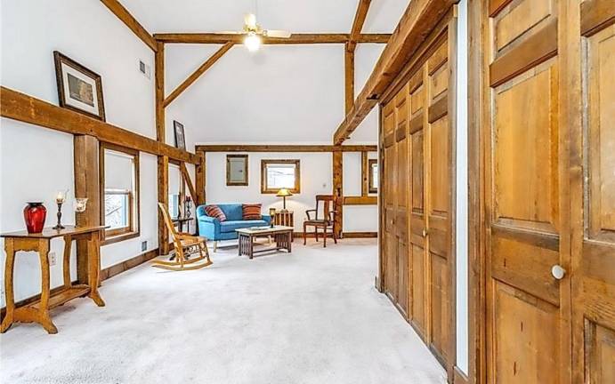 Fantastic multi-use opportunity in historic Warwick area Fantastic multi-use opportunity in historic Warwick area