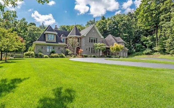 Find your French country home in Warwick Find your French country home in Warwick