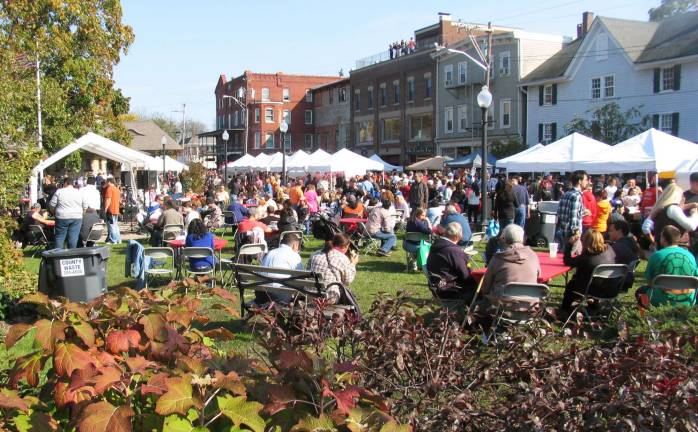 Applefest draws thousands - again Photo by Roger Gavan View of Railroad Avenue and Railroad Green.