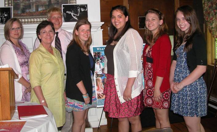 Five Warwick students participate in Rotary Youth Leadership program Photo by Stan Martin Five Warwick Valley High School students recently participated in the five-day Rotary Youth Leadership Award Conference at Mount St. Mary College. Shown, left to right, are Mary Fox, WVHS guidance director; Deborah Giuliani, Warwick Rotary program coordinator; and the five students selected for the program: Kyle Roeloffs, Clare Finnegan, Gianna Rotondo, Katie O'Leary and Erin Shanahan.