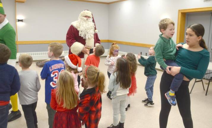 Greenwood Lake American Legion holds annual Christmas party