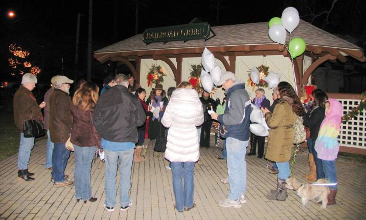 Warwick hosts vigil for Newton Photo by Roger Gavan On Thursday evening, Dec. 20, Town of Warwick Supervisor Michael Sweeton, members of the Warwick Valley Chorale and a small group of local residents held a candlelight vigil and a brief ceremony to express their solidarity with the people of Newton, Conn.