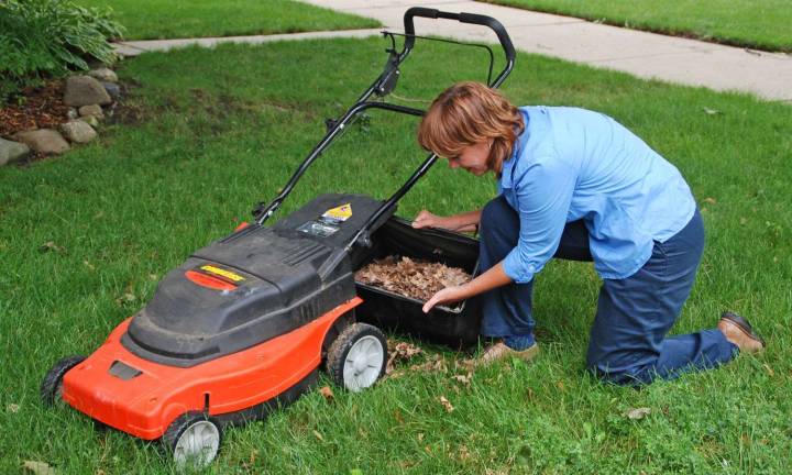 Six steps to a beautiful landscape next season Melinda Myers, LLC Shredding fall leaves with a mower and spreading a layer over the soil in the garden will conserve moisture and insulate the roots of perennial plants.