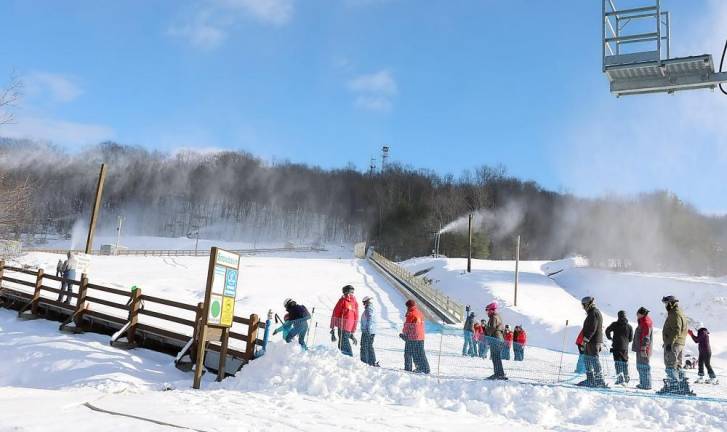 Mt. Peter, now in its 84th season of continuous operation, is well known throughout the Greater Metropolitan area for its friendly family atmosphere, free beginner ski and snowboard school, great snow-making, expert grooming, a terrain park, snow tubing and top-notch racing and development programs.